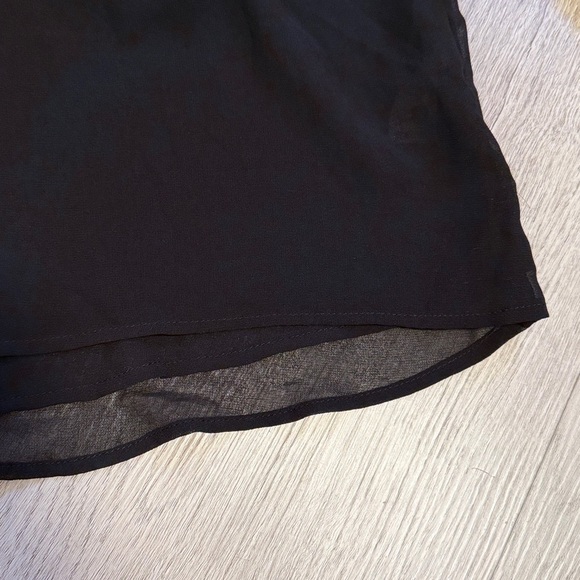 Dynamite Classic Black Blouse - Picture 4 of 5